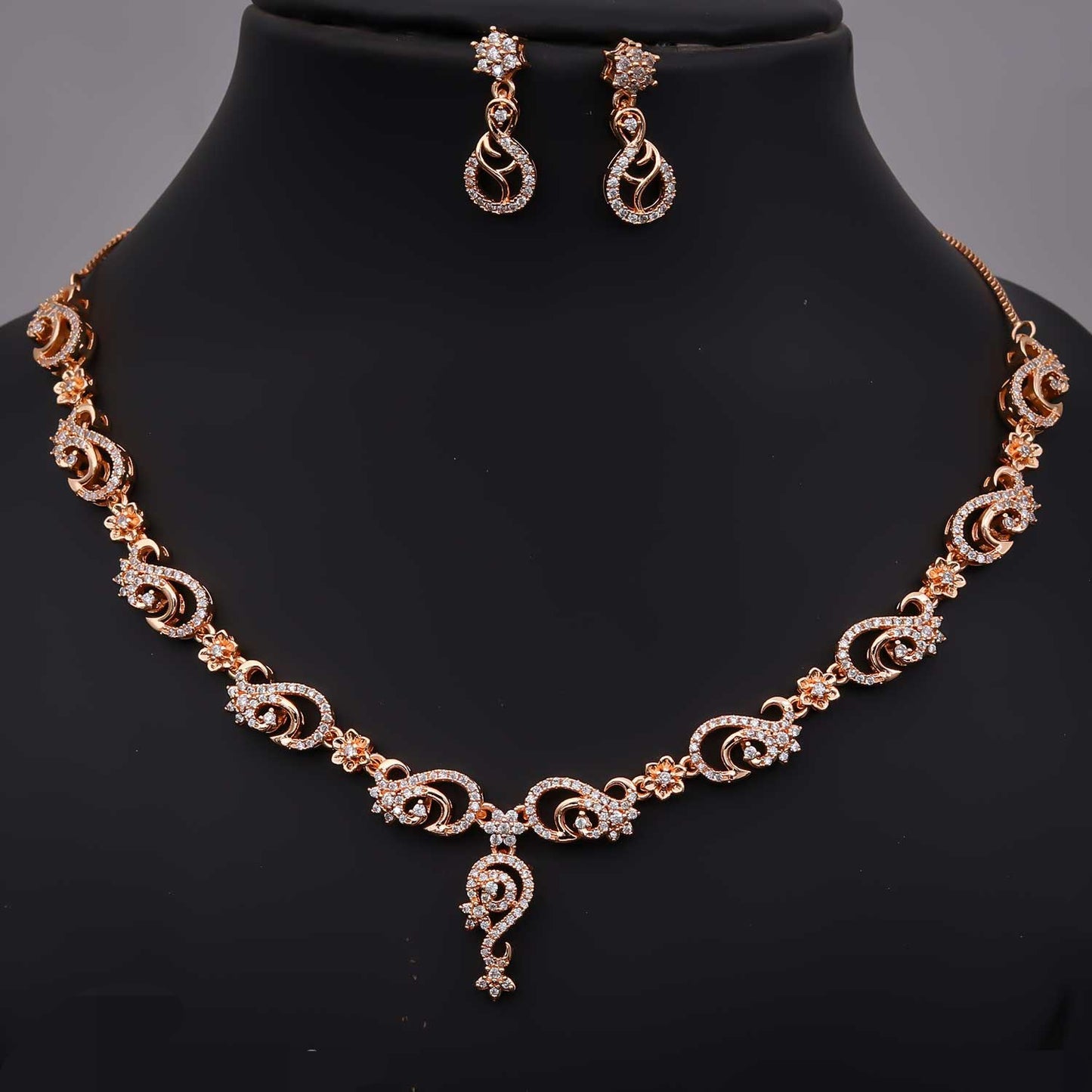 Glowing Drop Elegance Necklace